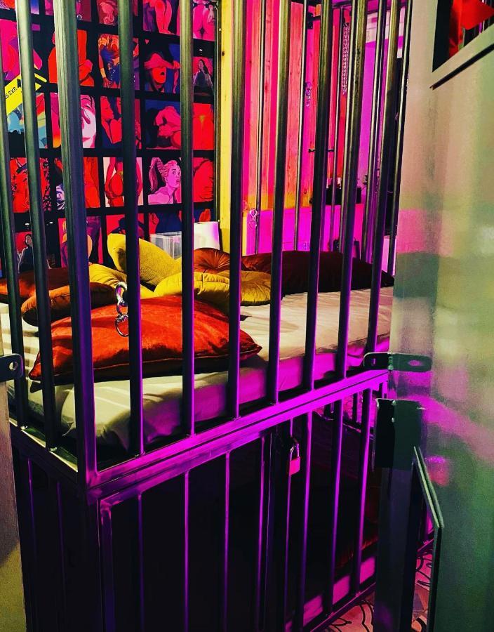 Secret Room Votre Love Room Coquine Et Insolite En Espace Privatif A Турне Екстериор снимка