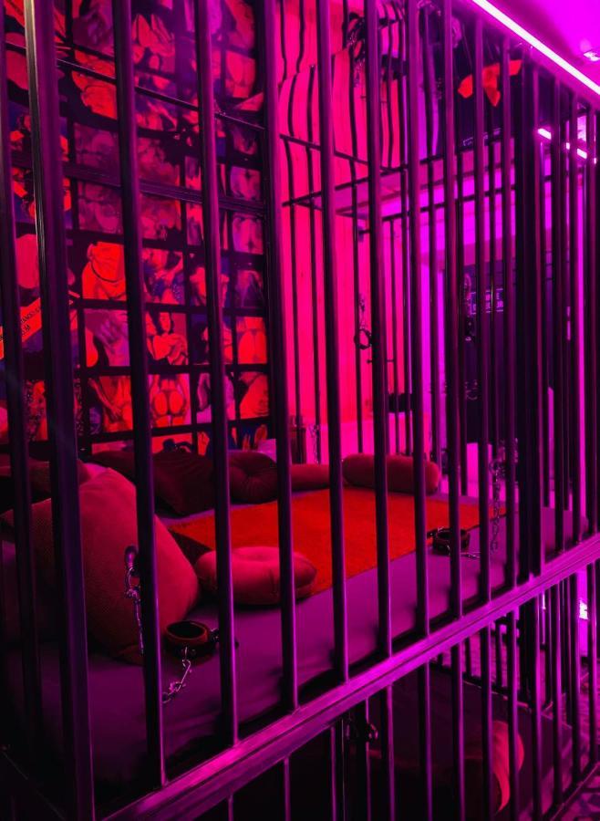 Secret Room Votre Love Room Coquine Et Insolite En Espace Privatif A Турне Екстериор снимка