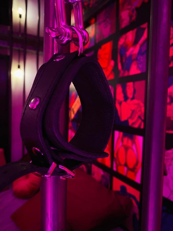Secret Room Votre Love Room Coquine Et Insolite En Espace Privatif A Турне Екстериор снимка