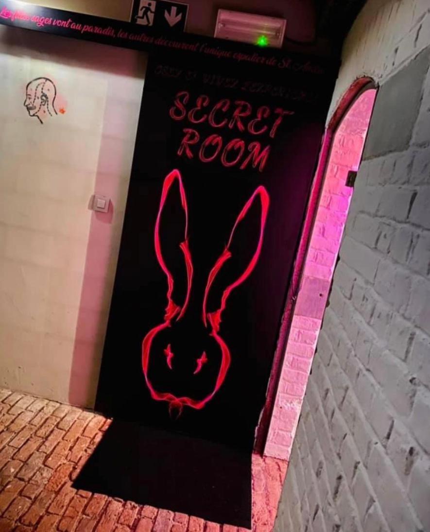 Secret Room Votre Love Room Coquine Et Insolite En Espace Privatif A Турне Екстериор снимка